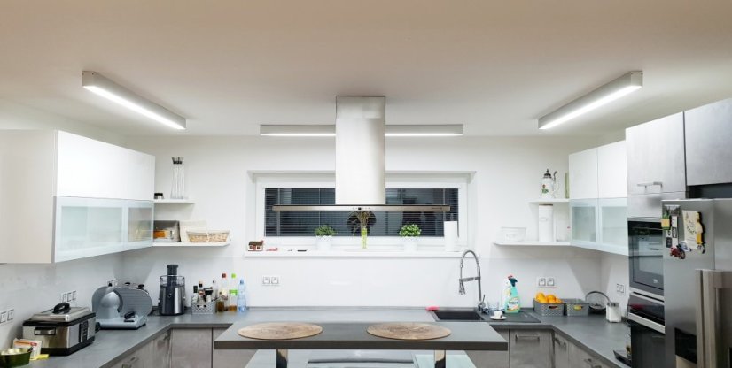 Stella LED - Stříbrná Elox - Výkon: 49 W, Světelný tok: 4470 lm, Rozměry: 53 x 73 x 1515 mm
